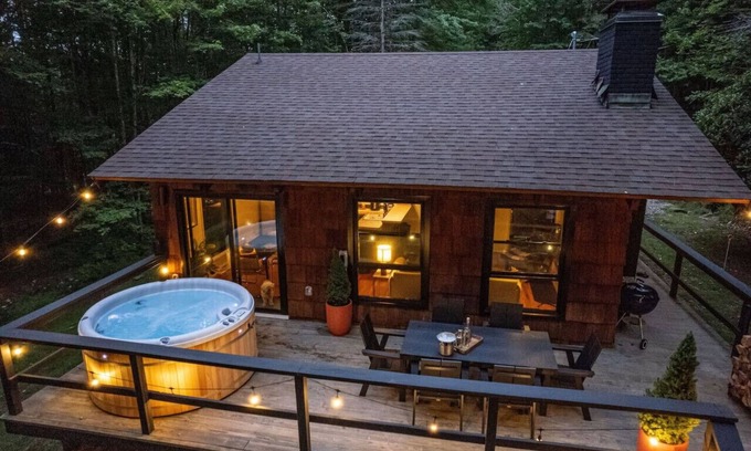 Denver Cabin | Destino Catskills Chalet - Hot Tub and Fire Place