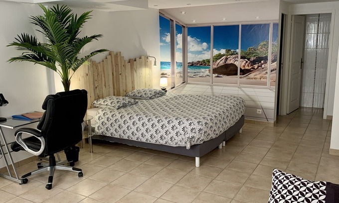 Saint-Raphael House | Detached 45m2 T2 with small garden - Air cond, Parking, Quiet,Beach,All comforts.
