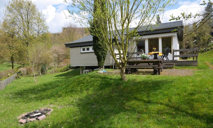 Feriendorf Hennesee House | Detached bright apartment at Lake Henne, children welcome