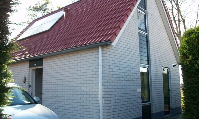 Breskens House | detached bungalow on 450 m2 plot, fenced garden with unobstructed view