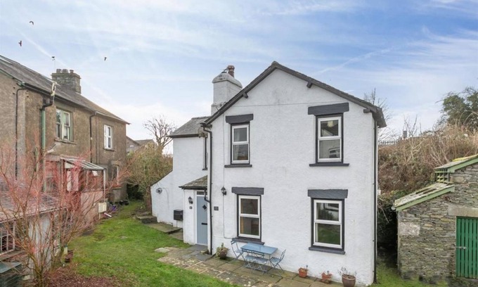 Staveley Cottage | Detached cottage in the popular Lakeland village of Staveley, nr Windermere FREE WiFi