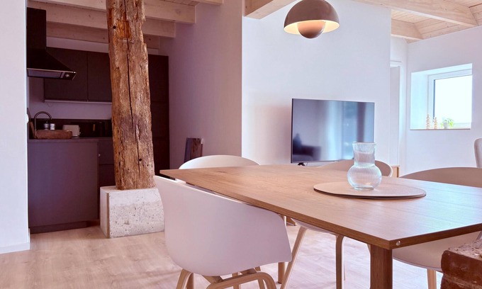 Altfunnixsiel Apartment | Detached, family-friendly Gulfhof with terrace and large garden in Wi