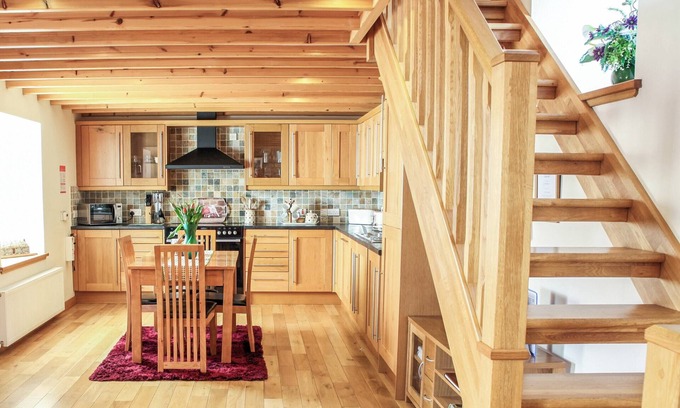 Ullapool Cottage | Detached former croft cottage set in 8 acres of unspoilt hillside amidst stunning scenery.