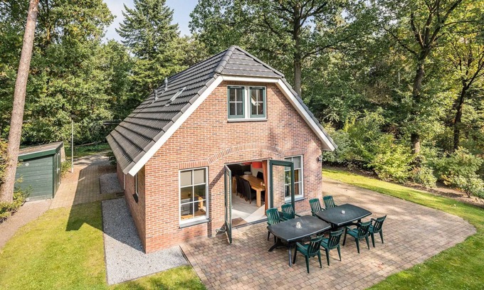 Hooghalen House | Detached holiday home, perfect for families and groups in Drenthe.
