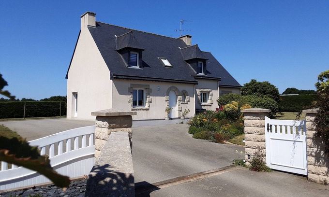 Ploeuc-l'Hermitage House | Detached house between sea and countryside