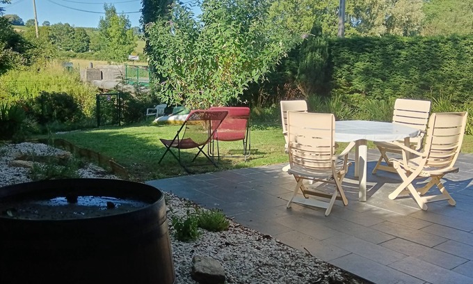 Carly House | Detached house, terrace and enclosed garden, ideal for families, pets allowed