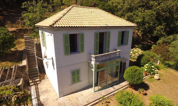 Cagnano House | Detached house with garden