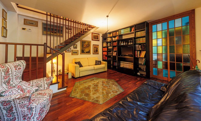 Livorno House | Detached house with small garden - 2 bathrooms - AC - bike and motorcycle parking