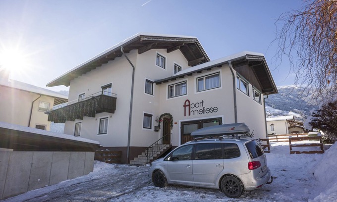 Kapfing House | Detached, pet-friendly, vacation home Anneliese in Fügen