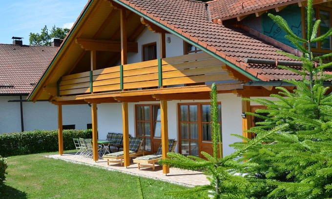 Renholding Apartment | Detached vacation home with three bedrooms and balcony