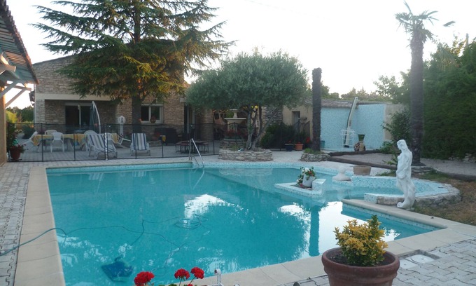 Carpentras Villa | Detached Villa 2 to 10 people, swimming pool, private spa carpentras