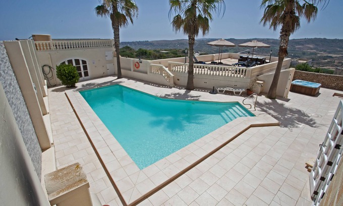 Xaghra Villa | Detached Villa with swimming pool and outdoor Jacuzzi, Fully A/c in Xaghra,Gozo