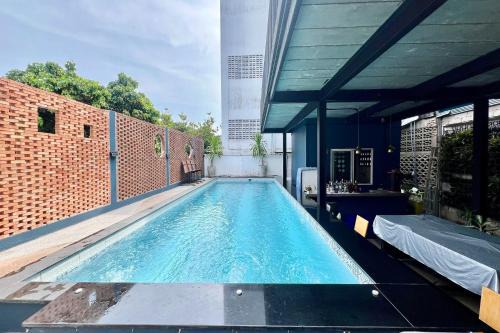 Thapae Hostel | Deva hostel & Relax Pool
