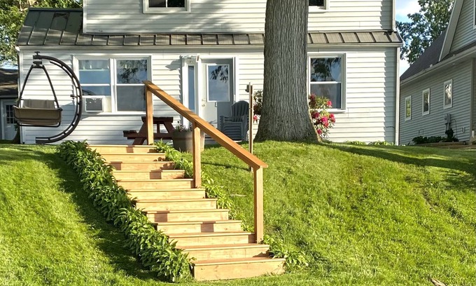 Manitou Beach-Devils Lake Cottage | Devils Lake Water Front Vacation Home Rental.