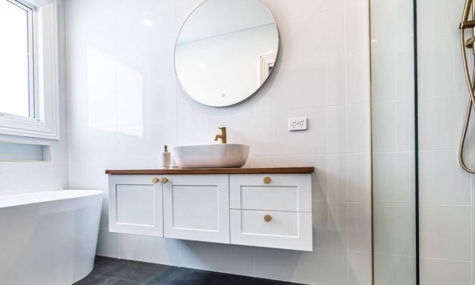 Collinsvale Cottage | Devine Cottage, Collinsvale. Beautifully Renovated Home Only 12minutes From Mona