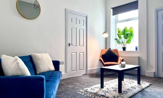 Sunderland House | Devonshire- 2 Bdrm House Contractor Accommodation