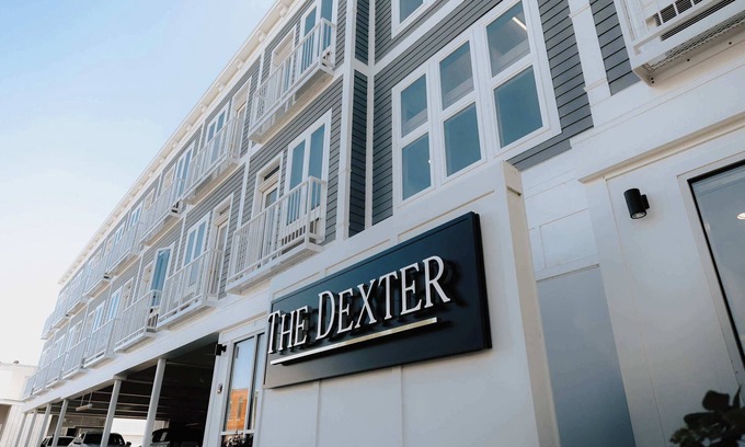 Elk Rapids Apartment | Dexter Suite - 2 Queen Beds | Sleeper Sofa