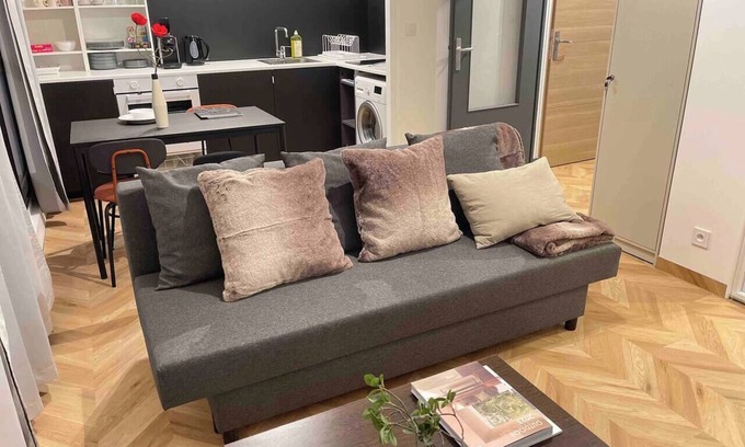 Torcy-le-Grand Apartment | DG Apartment - Le Relais du Lac, near Disneyland