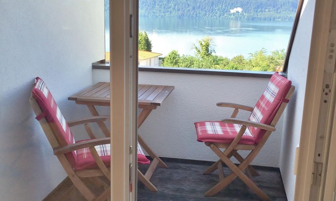 Sipplingen Apartment | DG Apartment with fantastic lake and Alps.