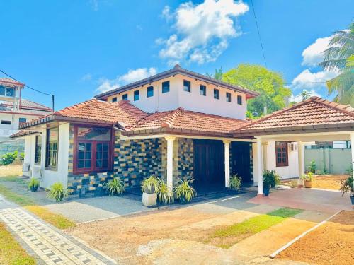 Ettukala House | Diamond Dreams Residencies