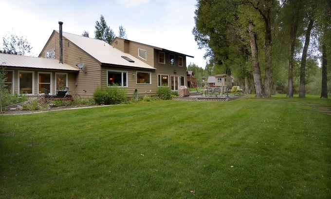 Gunnison House | Diamond On The River/3000 Sq. Ft Home W/2 Acres Right on the Gunnison River!