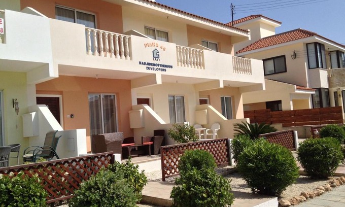 Universal Apartment | Diana Townhouse