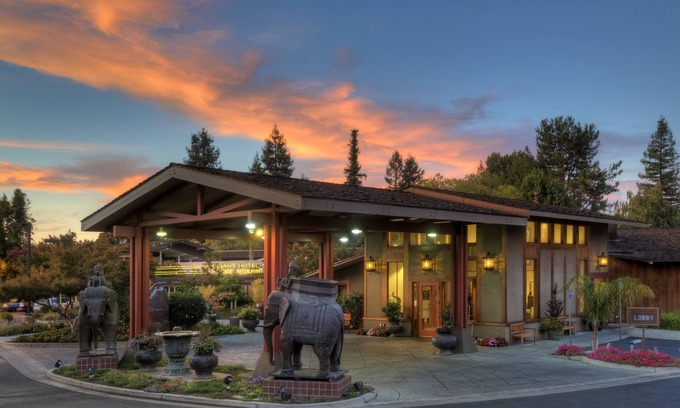 Palo Alto Hotel | Dinah's Garden Hotel
