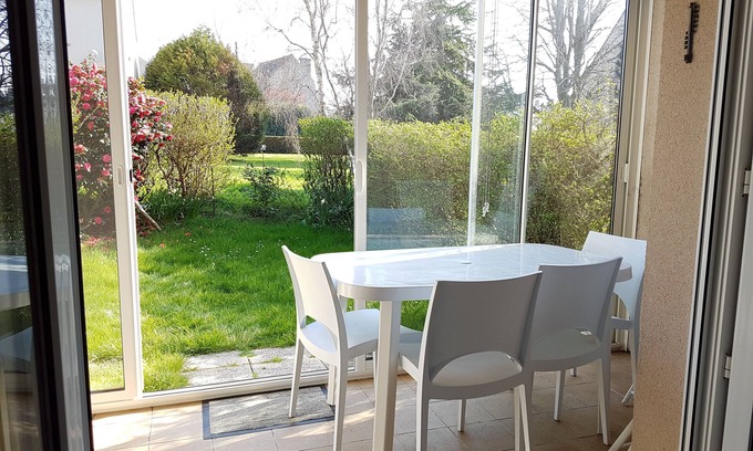 Pleherel-Plage-Vieux-Bourg Apartment | Dinard, Appartement Avec Jardin à 100m des Plages et de la Thalasso