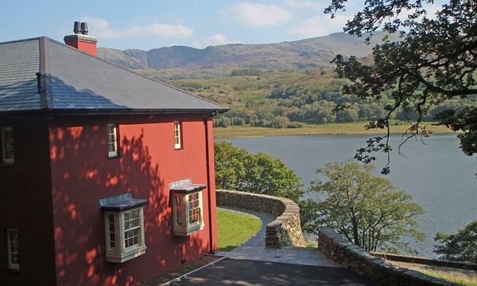 Beddgelert Cottage | DINAS NODDFA, family friendly, luxury holiday cottage in Nant Gwynant
