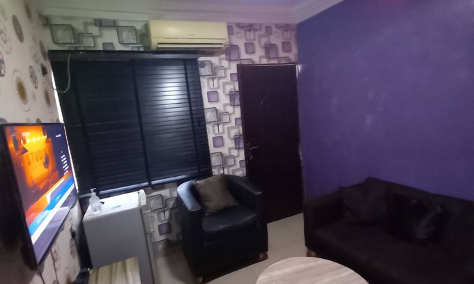 Surulere Apartment | Dinero Cozy Apartment