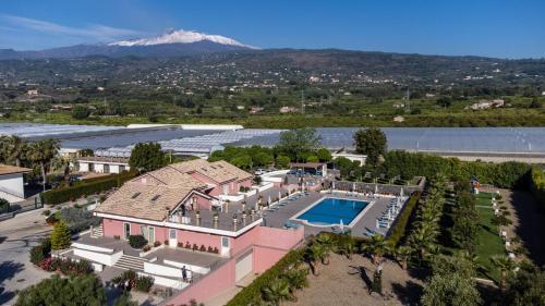 Mascali House | Dipladenia Garden Country Resort