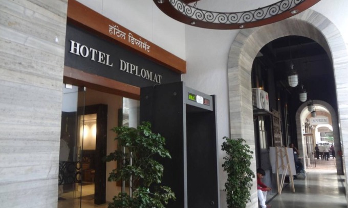 Wellington Pier Hotel | Diplomat Hotel