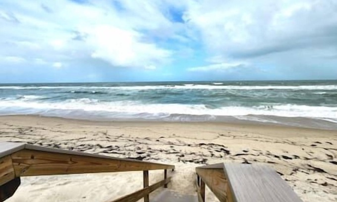 Melbourne Beach Apartment | Direct Oceanfront Studio - Pet Friendly