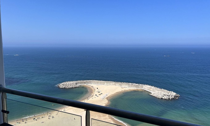 Sokcho Condo | Direct-Wide Ocean View with Balcony on the 17th floor, Just in front of Beach.