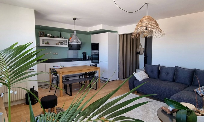 7th Arrondissement Apartment | Discover Marseille by the sea in this superb apartment