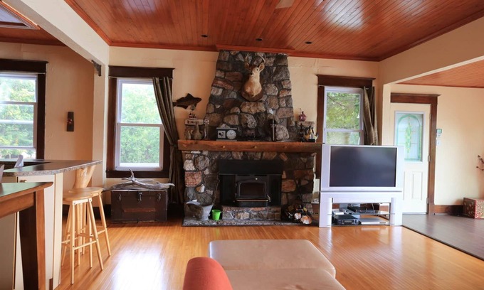 Frontenac Cabin | Discover Melody Lodge, Ontario's Best-Kept Secret Where Tranquil Nature, Adventure, and Comfort Await.
