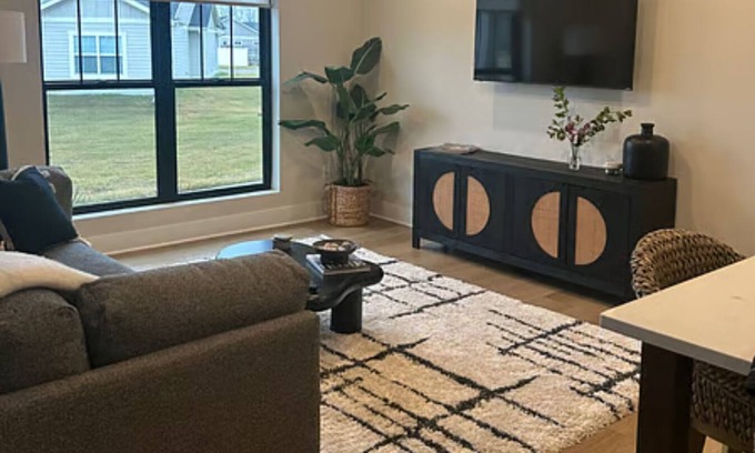 Ankeny House | Discover Modern Elegance - Luxurious, Newly-Constructed Townhouse in Ankeny
