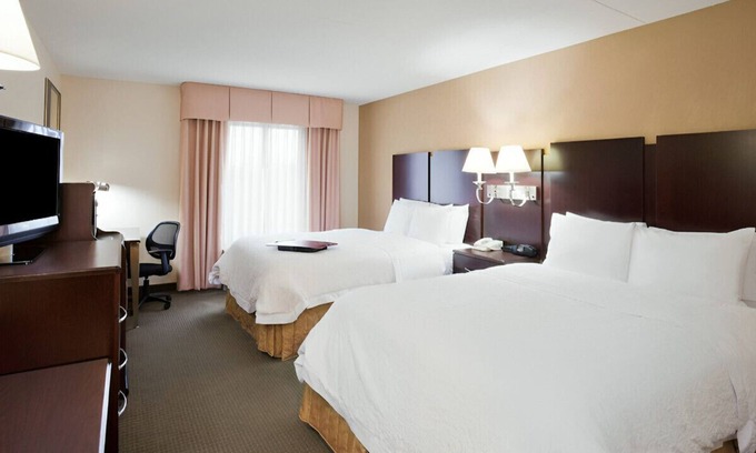 Lino Lakes House | Discover Our Stunning Room and Fabulous Amenities!