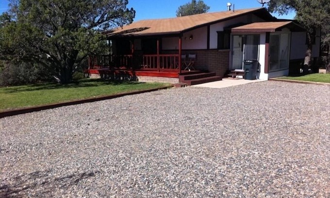 Williamson Cottage | Discover Prescott from This Charming Cottage & Horse Property