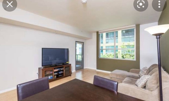 East Village Bed & Breakfast | Discover Urban Elegance: Stylish Haven in San Diego's Vibrant Gaslamp Quarter!