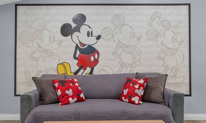 Anaheim Resort House | Disney Escape: Heated Pool, Arcade, Karaoke, and More!