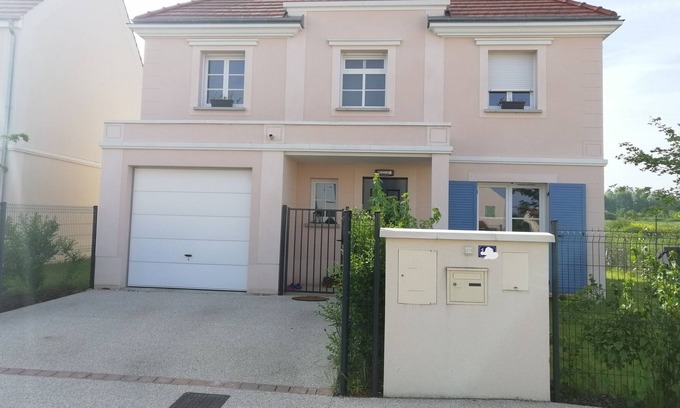 Chanteloup-en-Brie House | Disneyland House-Marne-la-vallée-Montevrain