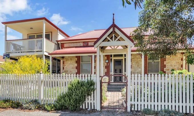 Port Elliot House | Distant Views