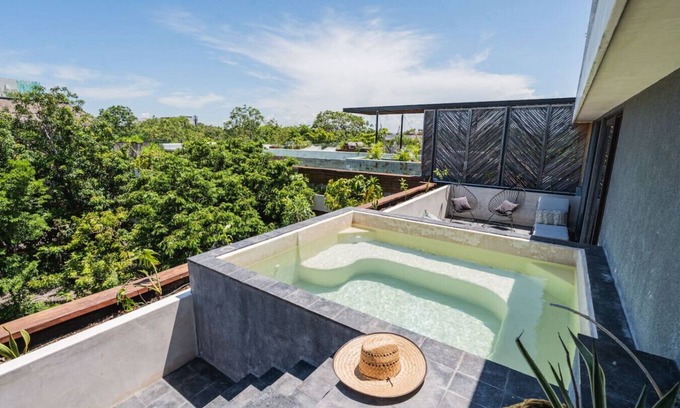 Zama Condo | Divine 3BR PH Private Jacuzzi | Pools | SPA | Yoga