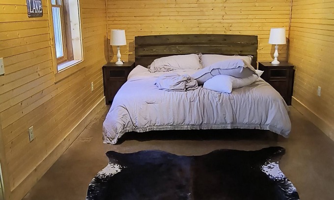 Cross Hill House | DO NOT BOOK HOUSE HAS BEEN SOLDLake Retreat on the water, Cross Hill,