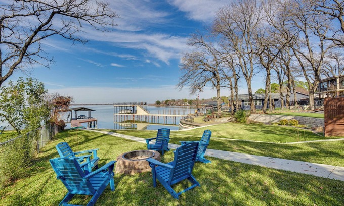 Mabank House | Dock & Fire Pit: Lakefront Gun Barrel City Getaway