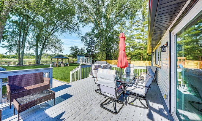 Antioch House | Dock, Kayaks, Game Room: Lakefront Antioch Home!