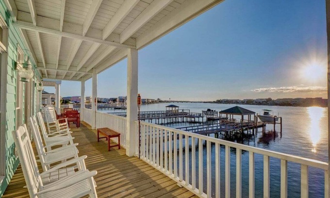 Wrightsville Beach House | DOCK + Steps From the Ocean!