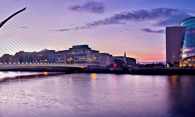 Grand Canal Dock Apartment | Docklands Dublin 2 Bedroom Apartment With Balcony