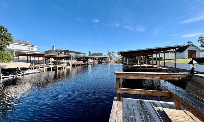 Fedhaven House | Dockside Dreams for 4